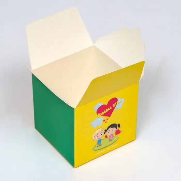 Коробка складная "Любовь это&hellip;", желтая, 10&times;10&times;10 см