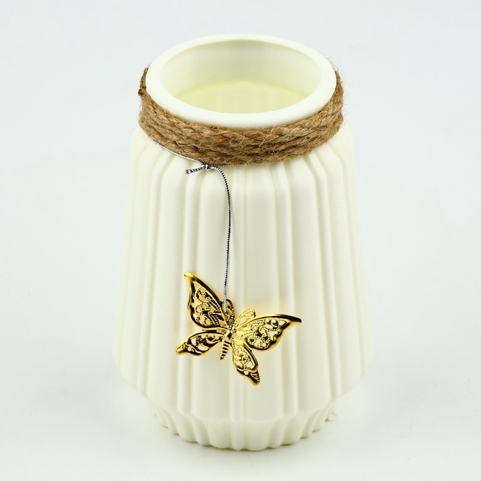 Ваза для цветов «Бабочка» пластиковая, 12,3 х 6 см Ваза для цветов «Бабочка» пластиковая, 12,3 х 6 см