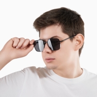 Очки солнцезащитные поляризационные, дужка 13.5 см, ширина 12.8 см, линза 5&times;5.6 см