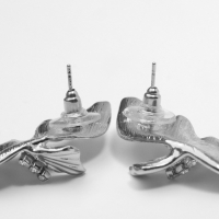 Серьги со стразами &laquo;Бантики&raquo; крылья, цвет белый в серебре