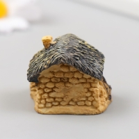 Фигурка для флорариума полистоун "Домик с соломенной крышей" МИКС 4х3,2х3,2 см