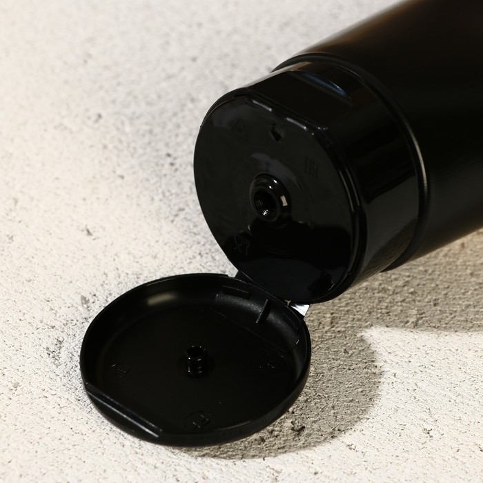 Подарочный набор косметики &laquo;Стратегический запас&raquo;, гель для душа 250 мл и гель для бритья 110 мл, HARD LINE