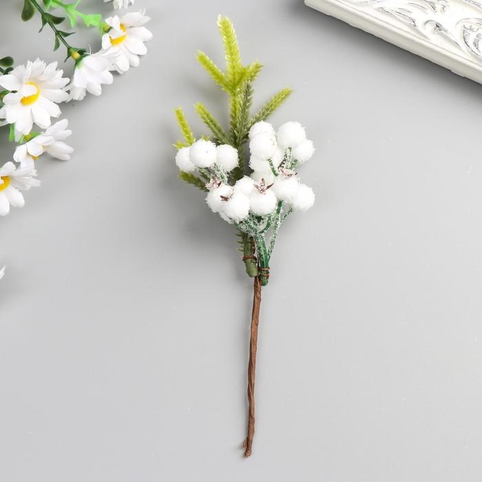 Декор для творчества &laquo;Еловая ветка и снежные шары&raquo; 22 см