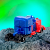 Робот &laquo;Автобот&raquo;, трансформируется