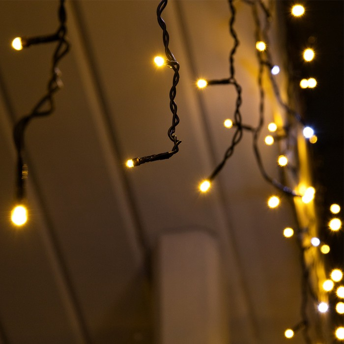 Гирлянда «Бахрома» 3 × 0.6 м, IP44, УМС, тёмная нить, 160 LED, свечение тёплое белое, мерцание белым, 220 В Гирлянда «Бахрома» 3 × 0.6 м, IP44, УМС, тёмная нить, 160 LED, свечение тёплое белое, мерцание белым, 220 В