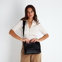 Сумка-мессенджер на магните, цвет чёрный Сумка-мессенджер на магните, цвет чёрный