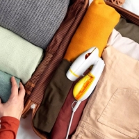 Отпариватель Kitfort КТ-9191-1, ручной, 1300 Вт, 140 мл, 22 г/мин, бело-жёлтый Отпариватель Kitfort КТ-9191-1, ручной, 1300 Вт, 140 мл, 22 г/мин, бело-жёлтый