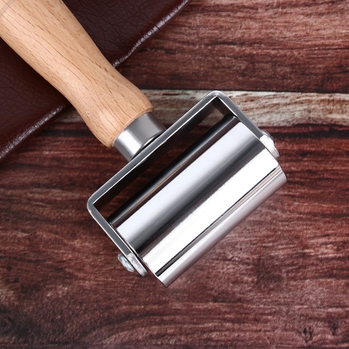 Роллер для клеевых работ с кожей, 16,5 &times; 6 см, цвет серебряный