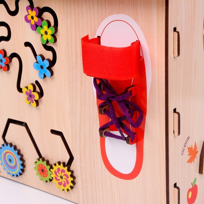 Бизиборд &laquo;Играйка&raquo;