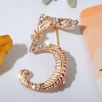 Брошь &laquo;Школа&raquo; пятёрка, цвет белый в розовом золоте