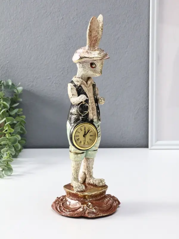 Сувенир полистоун "Зайчик в кепке с часами" 12,5х12,5х35 см