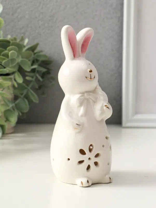 Сувенир керамика свет "Зайка с морковкой" белый 5х5,5х15,5 см