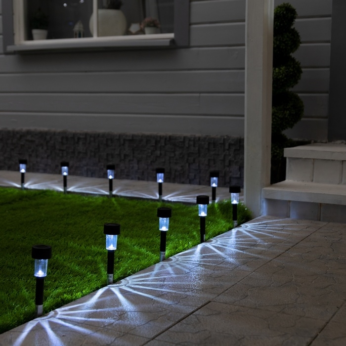 Набор садовых светильников на солнечной батарее &laquo;Цилиндр&raquo;, 4.5 &times; 30 &times; 4.5 см, 1 LED, свечение белое, 10 шт.