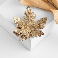 Брошь &laquo;Листья&raquo; три кленовых, цветная в золоте