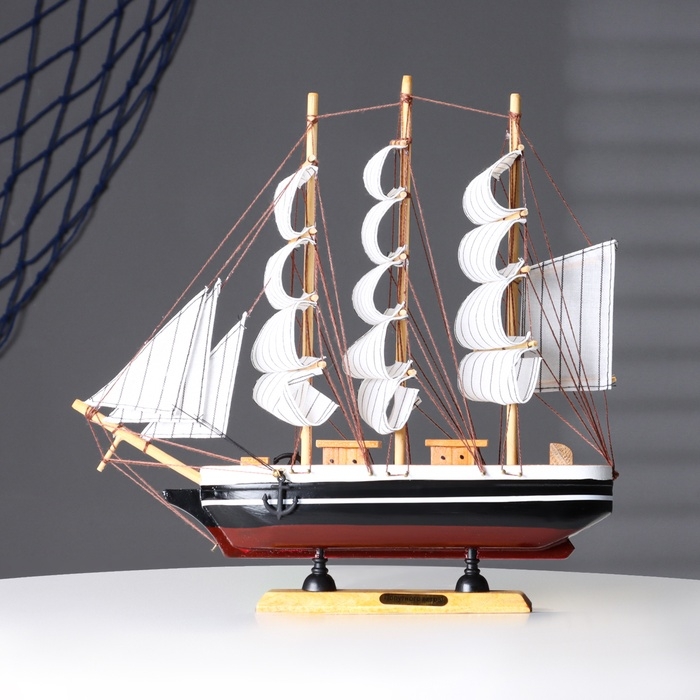 Корабль сувенирный средний &laquo;Пилад&raquo;, борта тёмные, 33х31х5 см