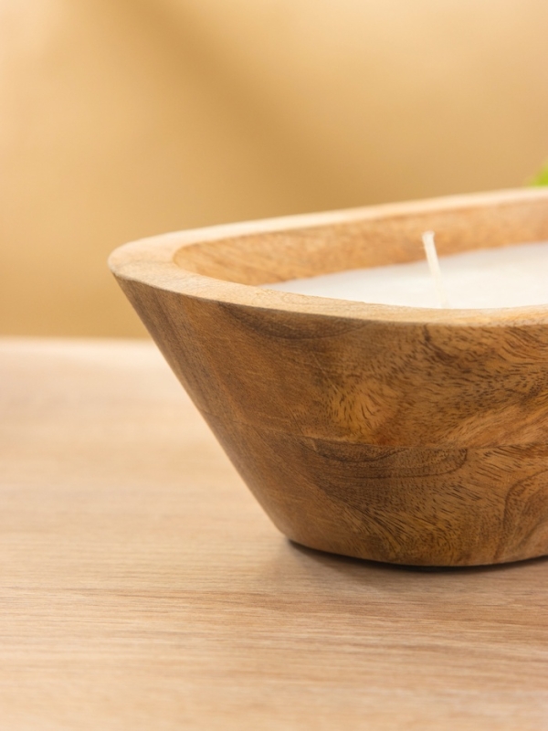 Свеча в деревянной чаше, парафин и соевый воск 20х13х5,5 см Свеча в деревянной чаше, парафин и соевый воск 20х13х5,5 см