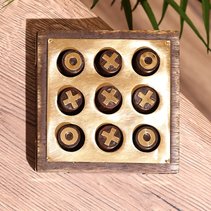 Игра настольная "Крестики-нолики" 10х10 см, дерево шишам, латунь