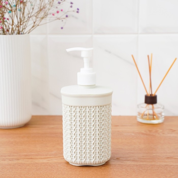 Дозатор для мыла &laquo;Вязание&raquo;, 500 мл, цвет белый ротанг