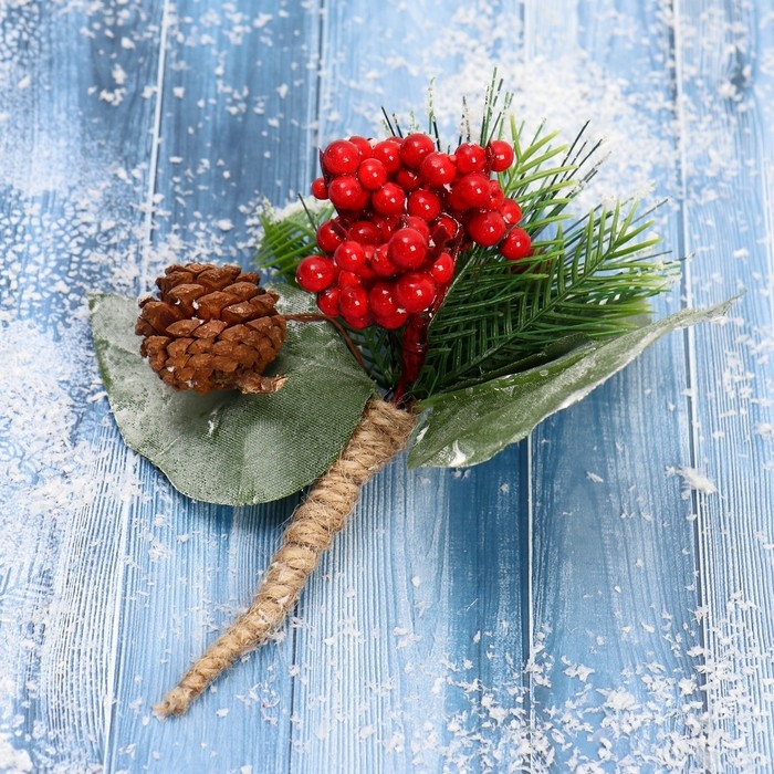 Декор Декор "Зимнее чудо" ягоды шишка хвоя в снегу, 20 см