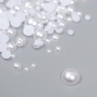 Декор для творчества пластик "Половинки бусин. Белые" d=3-10 мм, набор 10 гр