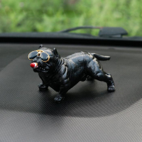 Собака на панель авто с присоской для стекла, бульдог Собака на панель авто с присоской для стекла, бульдог