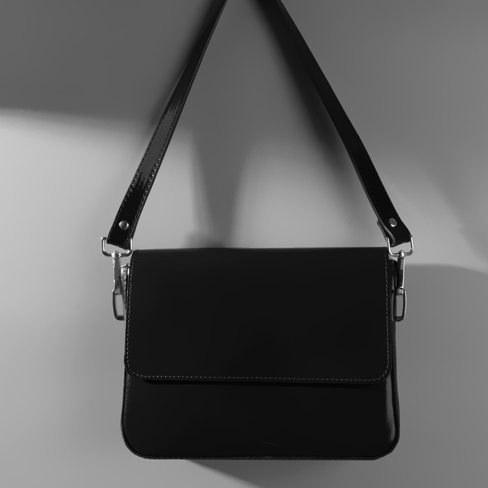 Ручка для сумки лакированная, с карабинами, 60 &plusmn; 1 см, цвет чёрный