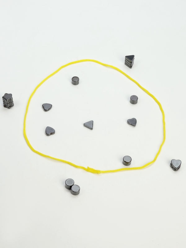 Настольная игра "Магнитный бой", 20 камней