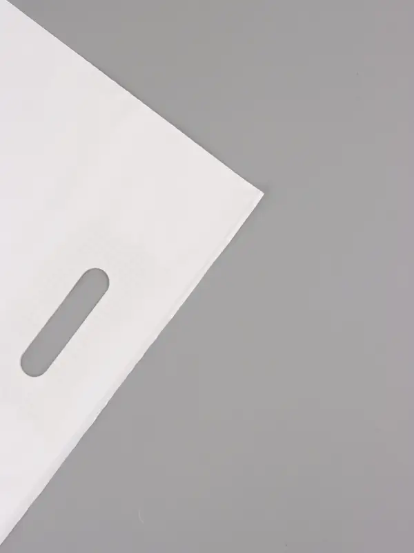 Пакет полиэтиленовый с вырубной ручкой, Белый 30-40 См, 60 мкм