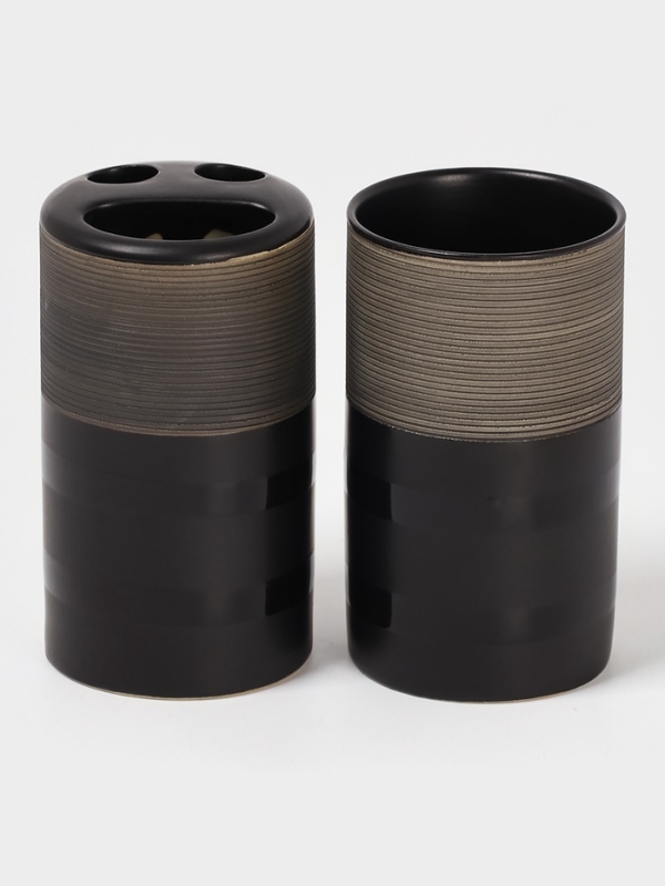 Набор аксессуаров для ванной комнаты Доляна &laquo;Классика&raquo;, 4 предмета (дозатор 300 мл, мыльница, 2 стакана), цвет чёрный