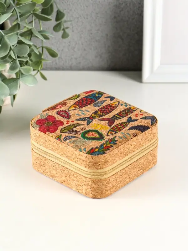 Шкатулка кожзам для украшений "Рыбки" пробка 10х10х5 см