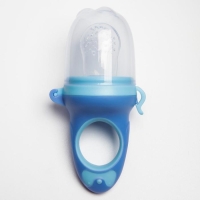 Ниблер для прикорма с силиконовой сеточкой «Бантик», цвет МИКС Ниблер для прикорма с силиконовой сеточкой «Бантик», цвет МИКС