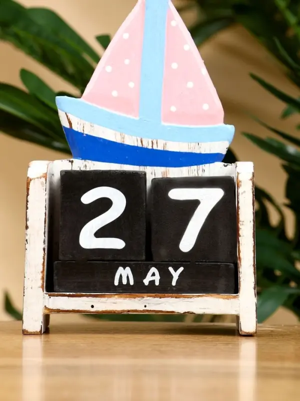 Календарь настольный &laquo;Парусник&raquo;, 18&times;10.5&times;5.5 см, дерево, розовый