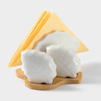 Набор фарфоровый для специй на бамбуковой подставке BellaTenero &laquo;Листья&raquo;, 4 предмета: солонка 120 мл, перечница 120 мл, салфетница, подставка, цвет белый