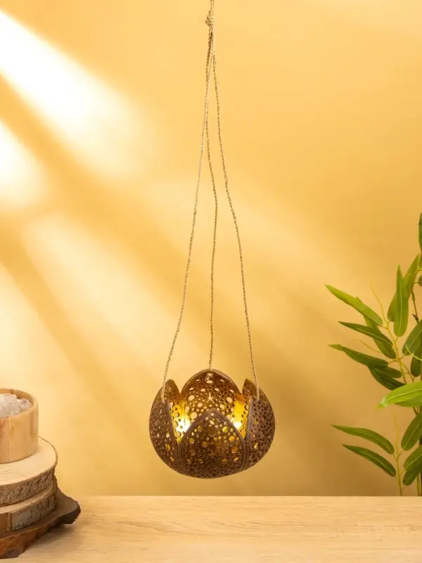 Подсвечник подвесной из кокоса &laquo;Бутон&raquo;, 14&times;14&times;10 см, коричнево-золотой