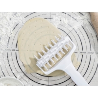 Валик для накатки теста Доляна &laquo;Дырки&raquo;, 21&times;12,5&times;6,5 см, цвет белый