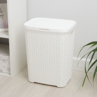 Корзина бельевая &laquo;Ротанг&raquo;, 40 л, 29.5&times;37.8&times;48.2 см, с крышкой, белая