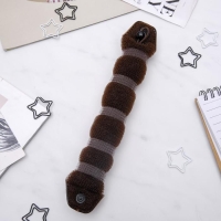 Валик с креплением и резинкой для создания пучка 5х22,5 см, коричневый Валик с креплением и резинкой для создания пучка 5х22,5 см, коричневый