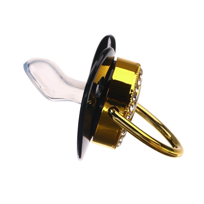 Соска - пустышка силиконовая ортодонтическая &laquo;BOSS&raquo;, от 6 мес., с колпачком + держатель - цепочка, цвет черный/золото, стразы