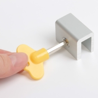 Блокиратор для окон и раздвижных дверей &laquo;Ключик&raquo;, под профиль 10 мм, цвет желтый, Крошка Я