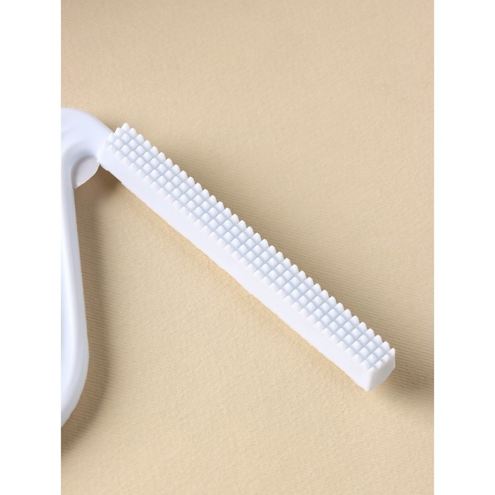 Скребок для чистки одежды, ковров, мебели, двусторонний Доляна, металл+пластик, 10,8&times;16,5 см