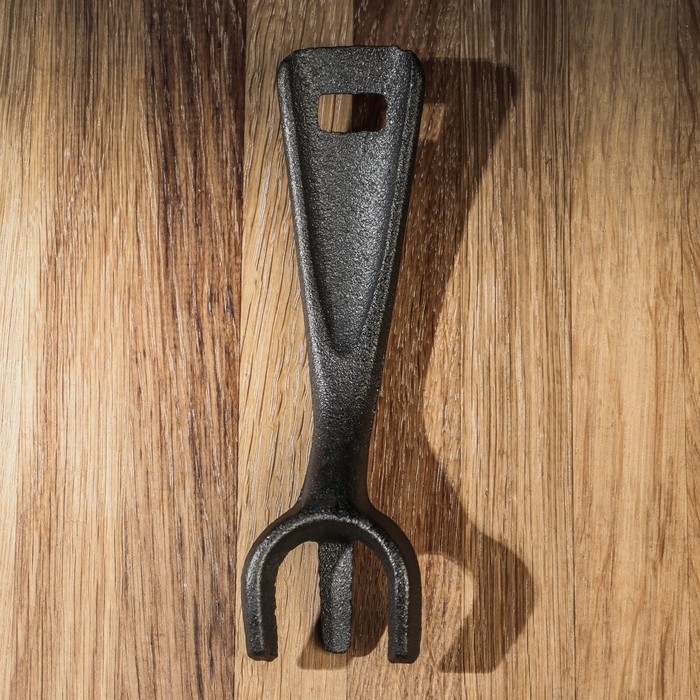 Чапельник чугунный для сковороды Magma