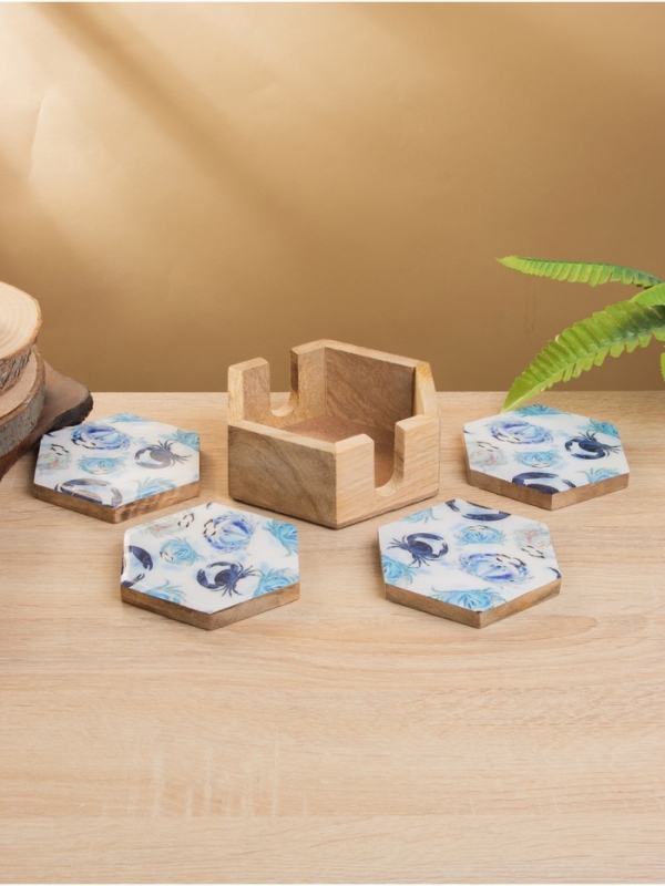 Подставка под горячее (набор 4 шт) "Крабы" дерево манго 15х13х5 см