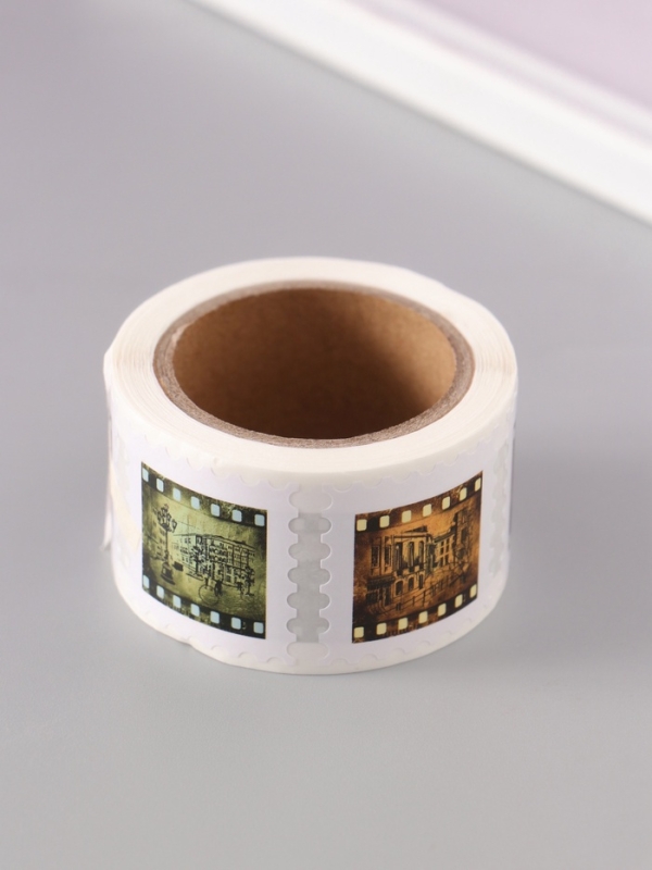 Наклейка бумага "Марки. Фотоплёнка" 3х3 см 200 шт в рулоне