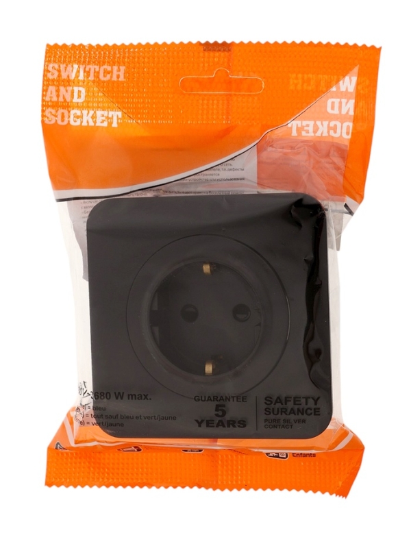 Розетка одноместная, серия Розетка одноместная, серия "Circular", 16 А, скрытая, с з/к, черная