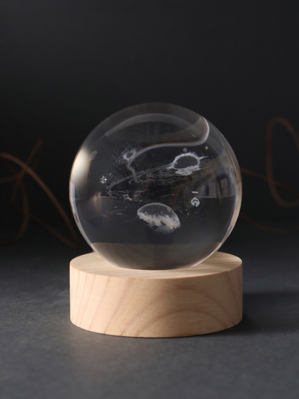 Сувенир стекло подсветка "Шар. Космос" d=6 см подставка дерево, USB