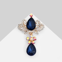 Брошь &laquo;Императрица&raquo; с подвеской, цвет сине-белый в золоте