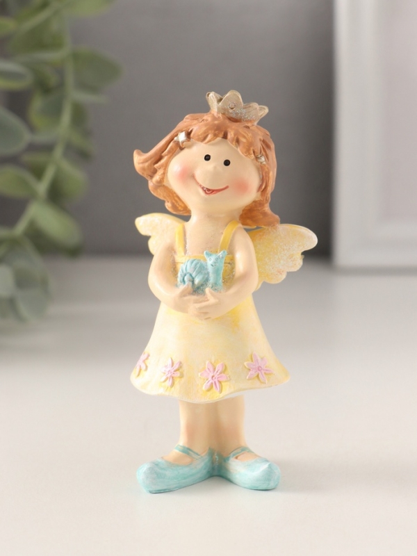 Сувенир полистоун "Принцесса-ангел в жёлтом платье с улиткой в руках" 7х4х10 см