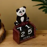 Календарь настольный "Панда" дерево 11х5х14 см