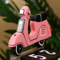 Календарь настольный "Мопед" дерево 11х5х14 см, розовый