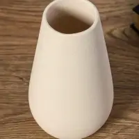 Ваза керамика настольная "Банни" h=20х10 d=6,5 см, белый